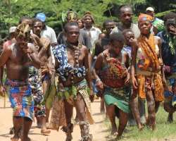 The forest is also home to nomadic Mbuti pygmies and indigenous Bantu farmers alongside animals The forest is also home to nomadic Mbuti pygmies and indigenous Bantu farmers alongside animals.